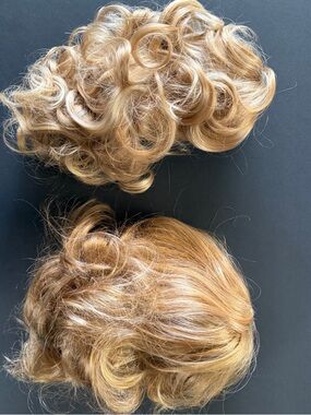 2 Blonde Curly Claw clip on Hairpiece Scrunchies Ponytail 2 Blonde shades